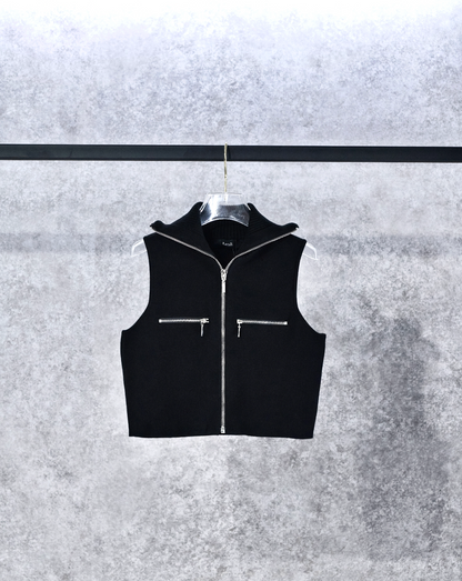 no-sleeve zip-up tops