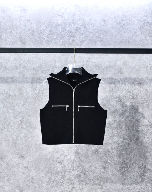 no-sleeve zip-up tops