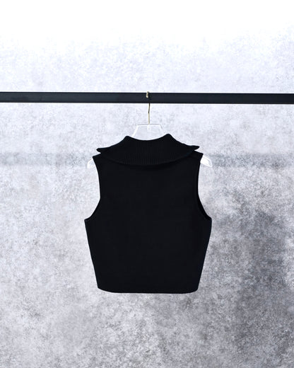 no-sleeve zip-up tops